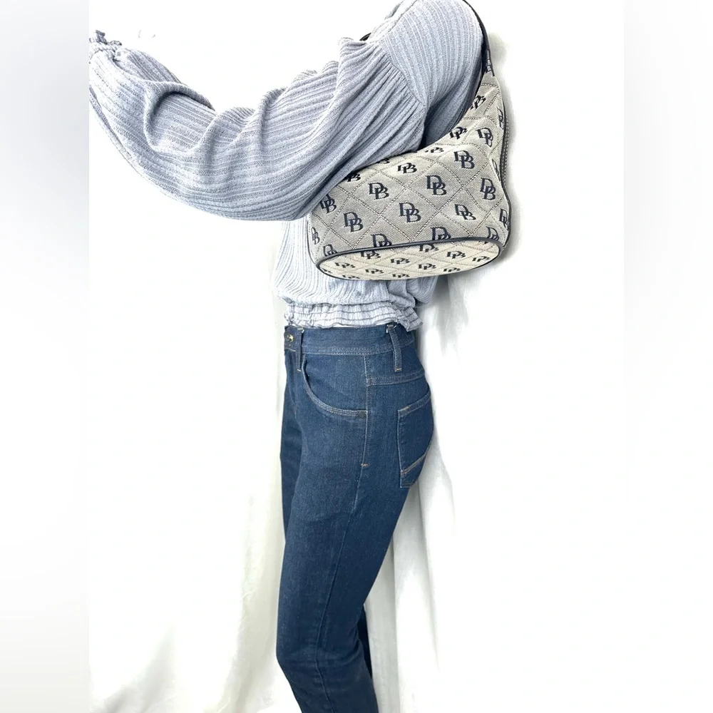 Dooney Bourke Vintage Black White Signature Jacquard Small Shoulder Bag Charm - Picture 2 of 10